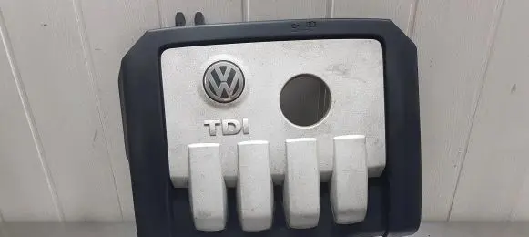 Volkswagen PASSAT B6 Engine cover (trim) 03G103925BG