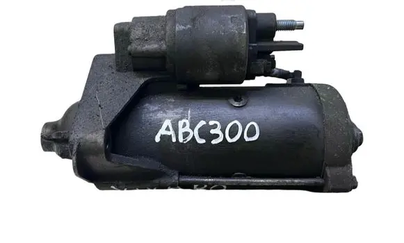Opel Vivaro Starter motor 233000106R FSW2014 0032EE