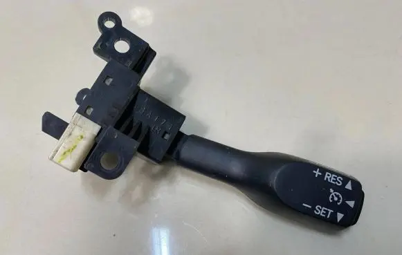 Lexus IS 220D-250-350 Cruise control stalk 18A174