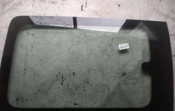 Rear door window glass