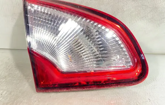 Nissan Qashqai Tailgate rear/tail lights 89503189