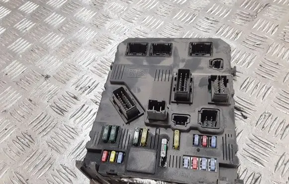Peugeot 407 Comfort/convenience module 9655708380
