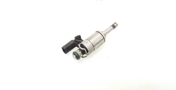 Skoda Octavia Mk3 (5E) Fuel injector 04E133036A