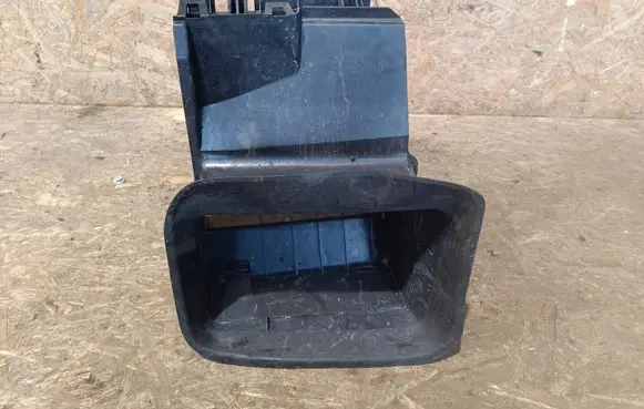 Renault Clio IV Intercooler air guide/duct channel 990257A0