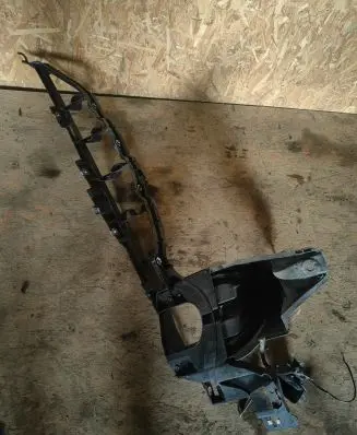 BMW X6 E71 Fender mounting bracket 7157984