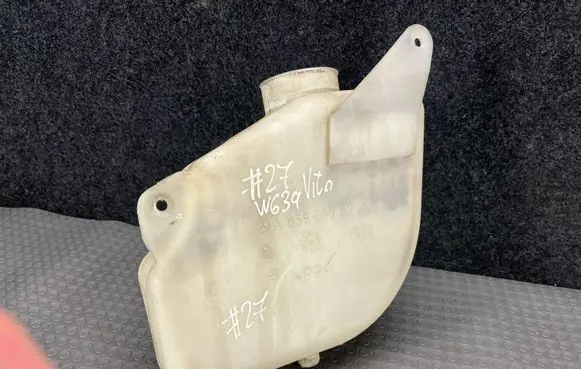 Mercedes-Benz Vito Viano W639 Windscreen/windshield washer pump A0008605826