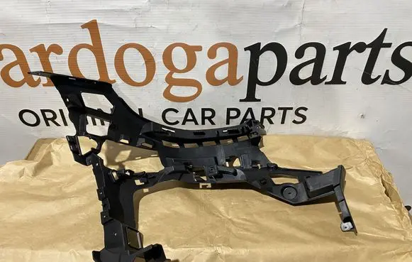 Mercedes-Benz E W213 Front bumper mounting bracket A2138857104