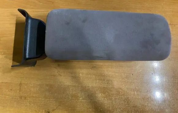 Skoda Octavia Mk2 (1Z) Armrest 