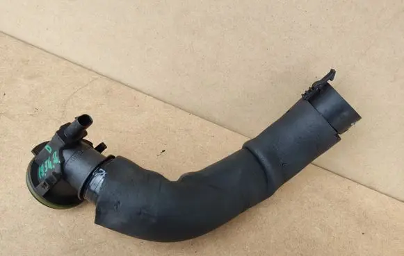 BMW 4 F32 F33 Breather/breather pipe/hose 7588417 11127588417