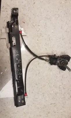 Rear door manual window regulator