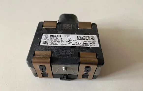 Volkswagen PASSAT B8 Distronic sensor radar 3Q0907561B 0203300379