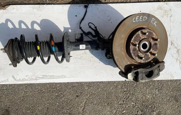 KIA Ceed Front wheel hub spindle knuckle
