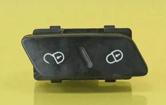 Volkswagen Golf VI Central locking switch button 1K0962125B