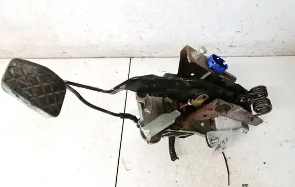 Mazda CX-7 Brake pedal 