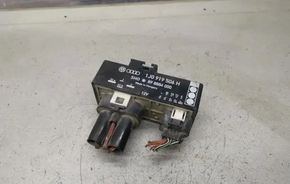 Coolant fan relay