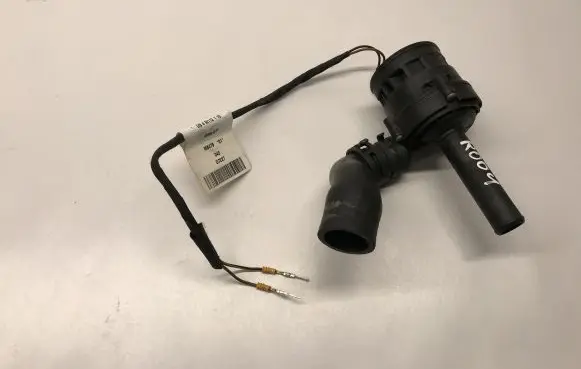 Mercedes-Benz S W221 Webasto circulation pump for autonomous heater 2215404406