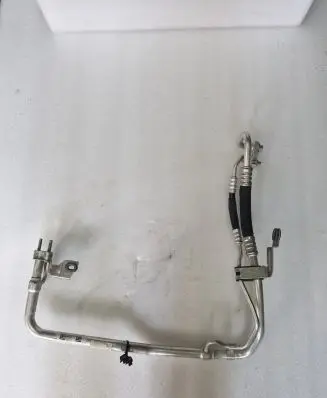 Jeep Grand Cherokee WL Air conditioning (A/C) pipe/hose 68381205AD