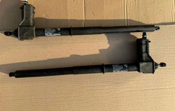 BMW 4 G22 G23 G24 G26 Tailgate strut 7487576