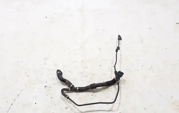 Engine coolant pipe/hose