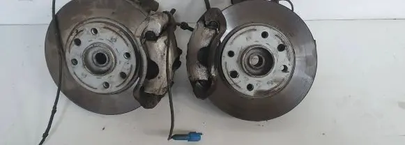 Peugeot 206+ Front wheel hub spindle knuckle