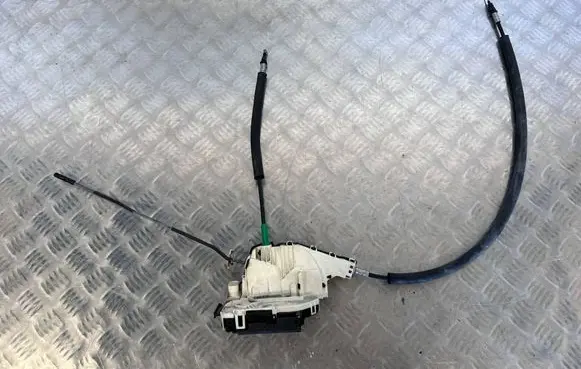 Maserati Ghibli Rear door lock 670100895