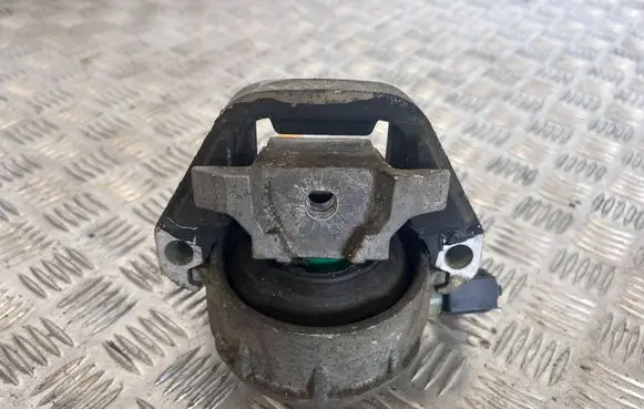 Audi A8 S8 D4 4H Engine mount bracket