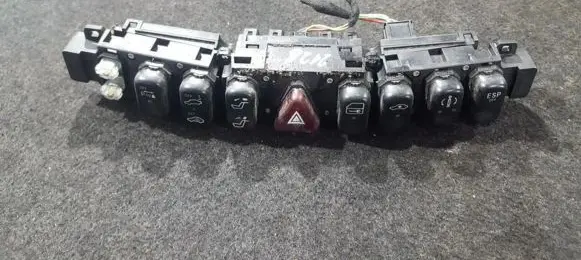 Mercedes-Benz S W220 Hazard light switch 2208216150 3304160100