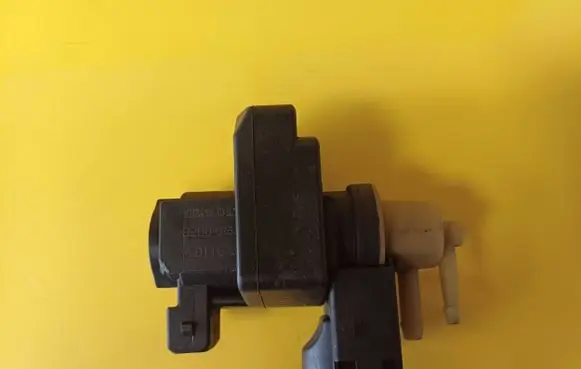 Renault Megane II Turbo solenoid valve 8200486264