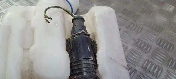 Audi A4 S4 B5 8D Windscreen/windshield washer pump