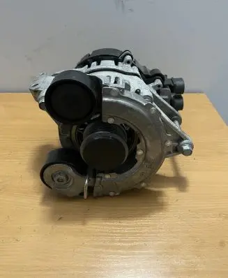 Hyundai Tucson TL Generator/alternator 363002U000