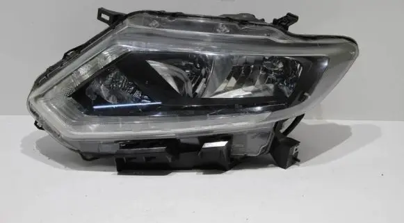 Nissan X-Trail T32 Headlight/headlamp
