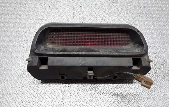 Nissan Almera Third/center stoplight