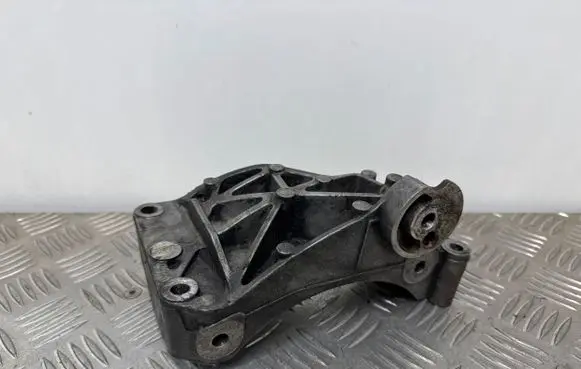 Audi Q7 4L Generator/alternator bracket 06E903143G