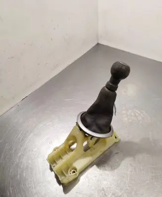 Suzuki Swift I Gear shifter/selector 2812080j0