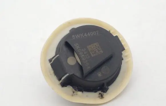 Volkswagen Jetta VI Airbag deployment crash/impact sensor 5K0959354 5WK44007