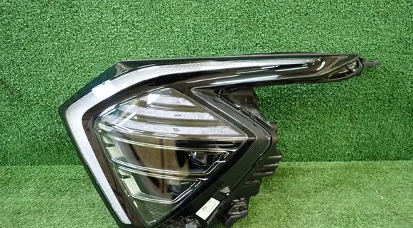 KIA Sportage Headlight/headlamp 92101R2100
