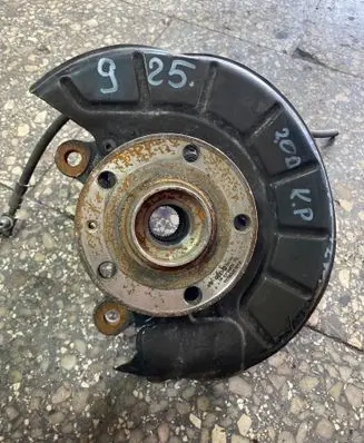 Skoda Octavia Mk2 (1Z) Front wheel hub