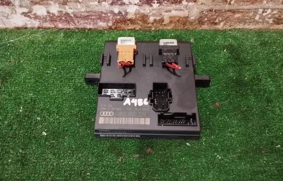 Audi A4 S4 B6 8E 8H Light module LCM