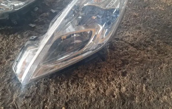 Nissan Leaf I (ZE0) Headlight/headlamp