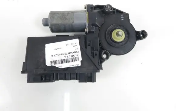 Audi A2 Front door window regulator motor 8Z1959801