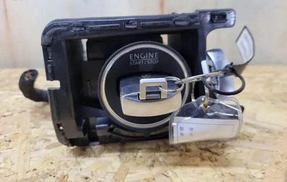Volkswagen PASSAT B7 Ignition lock 