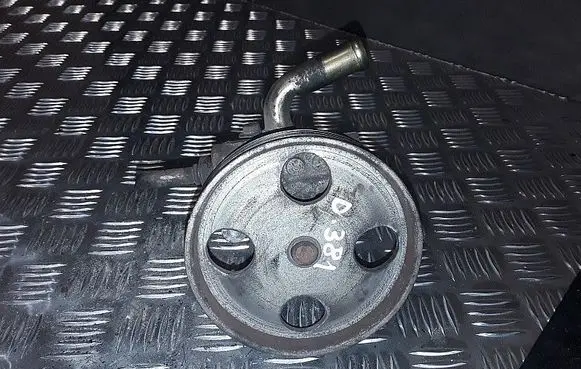 Mazda 2 Power steering pump