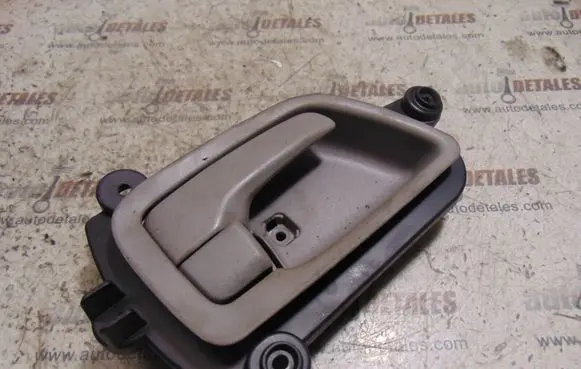 Mitsubishi Grandis Front door interior handle MN105360