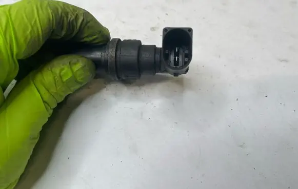 BMW 5 E39 Crankshaft position sensor 2247926
