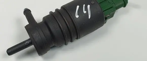 Volvo S90, V90 Windscreen/windshield washer pump