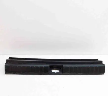 Trunk/boot sill cover protection