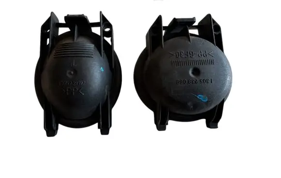 Headlight/headlamp dust cover