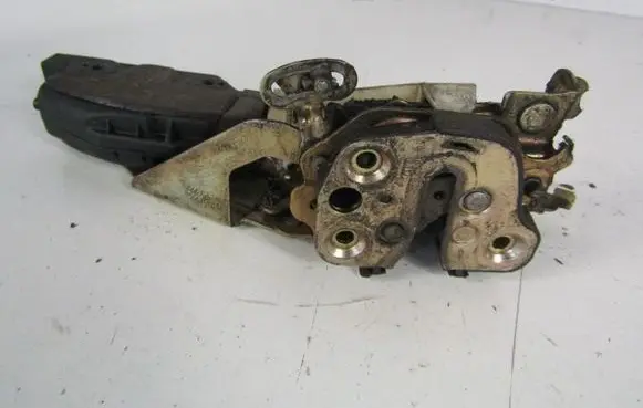 Opel Vectra A Front door lock 