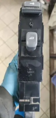 Volvo V70 Electric window control switch 9452961 00W40E M0P40800218