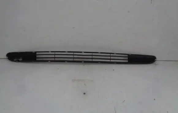 Opel Corsa C Front bumper lower grill 90533007